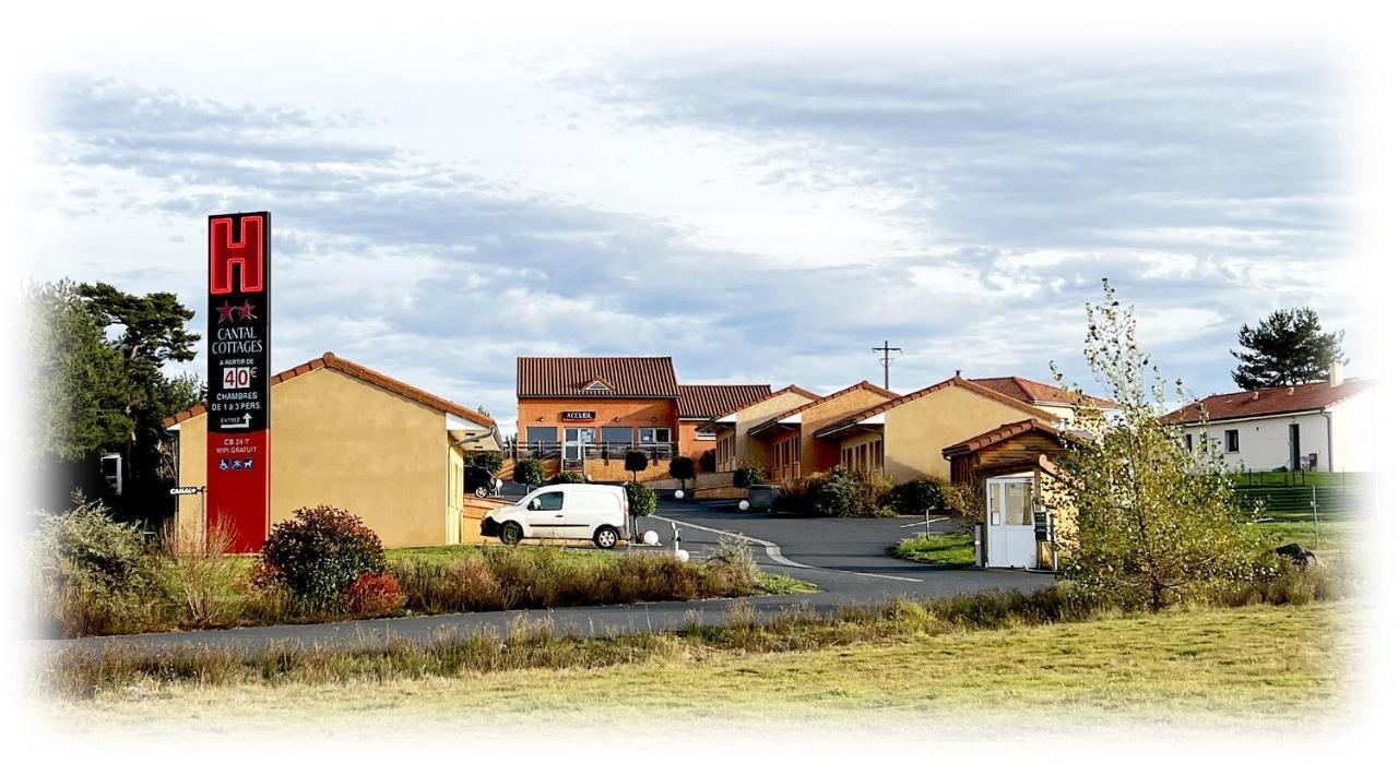 Hôtel Cantal Cottages Saint-Georges  Esterno foto