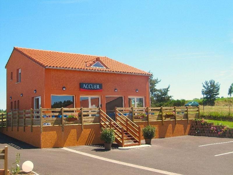 Hôtel Cantal Cottages Saint-Georges  Esterno foto