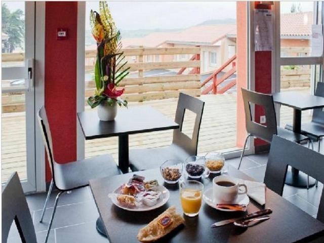 Hôtel Cantal Cottages Saint-Georges  Esterno foto