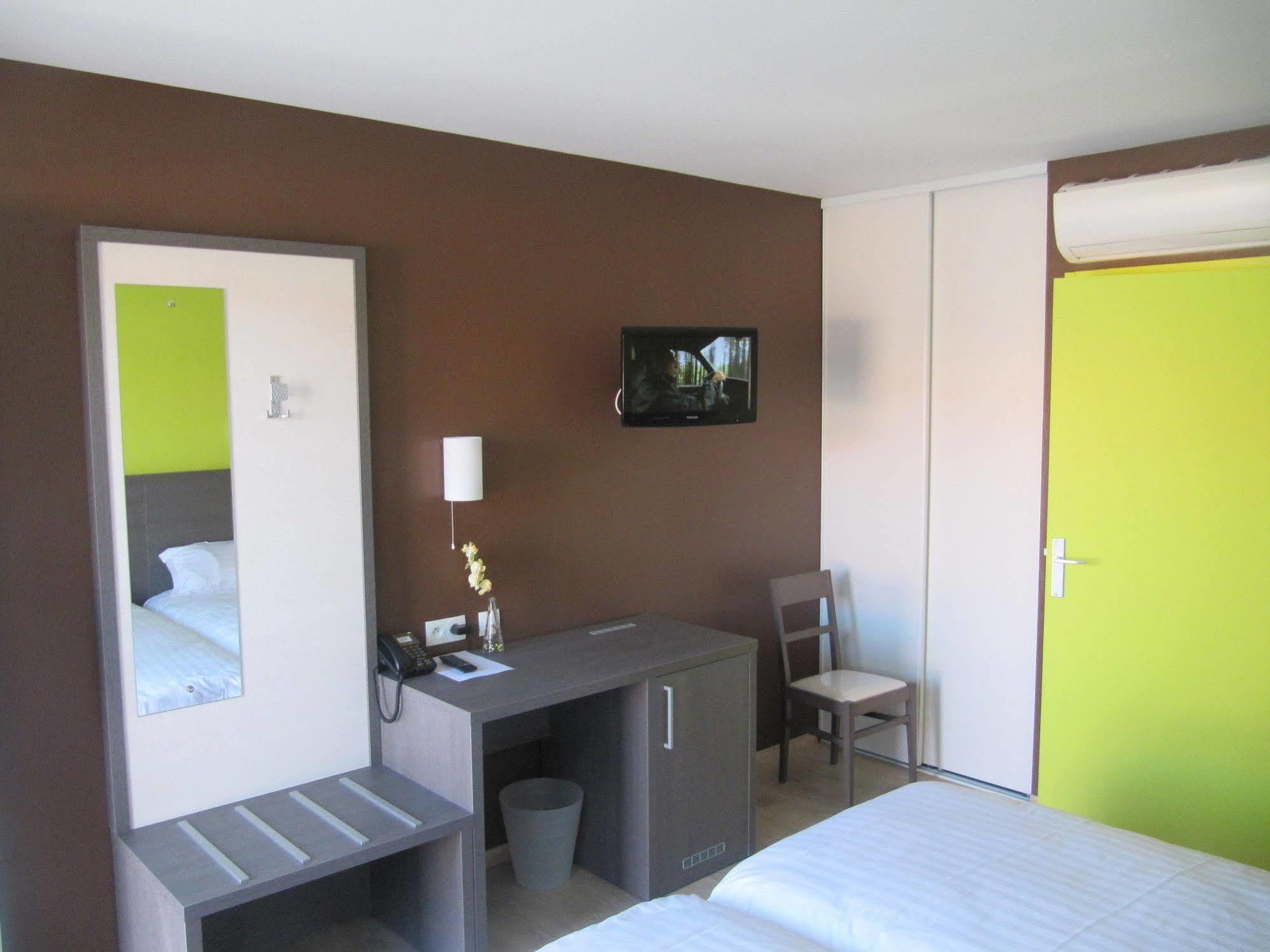 Hôtel Cantal Cottages Saint-Georges  Esterno foto