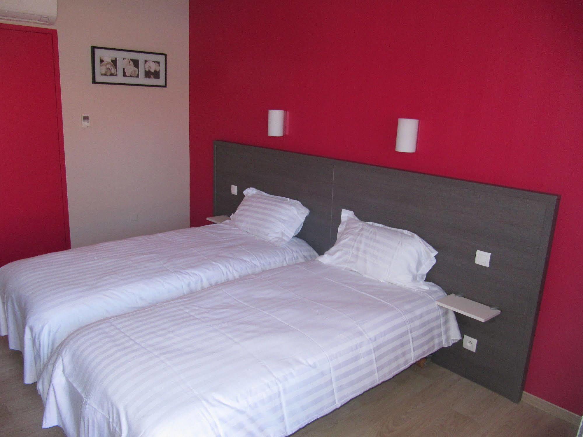 Hôtel Cantal Cottages Saint-Georges  Esterno foto