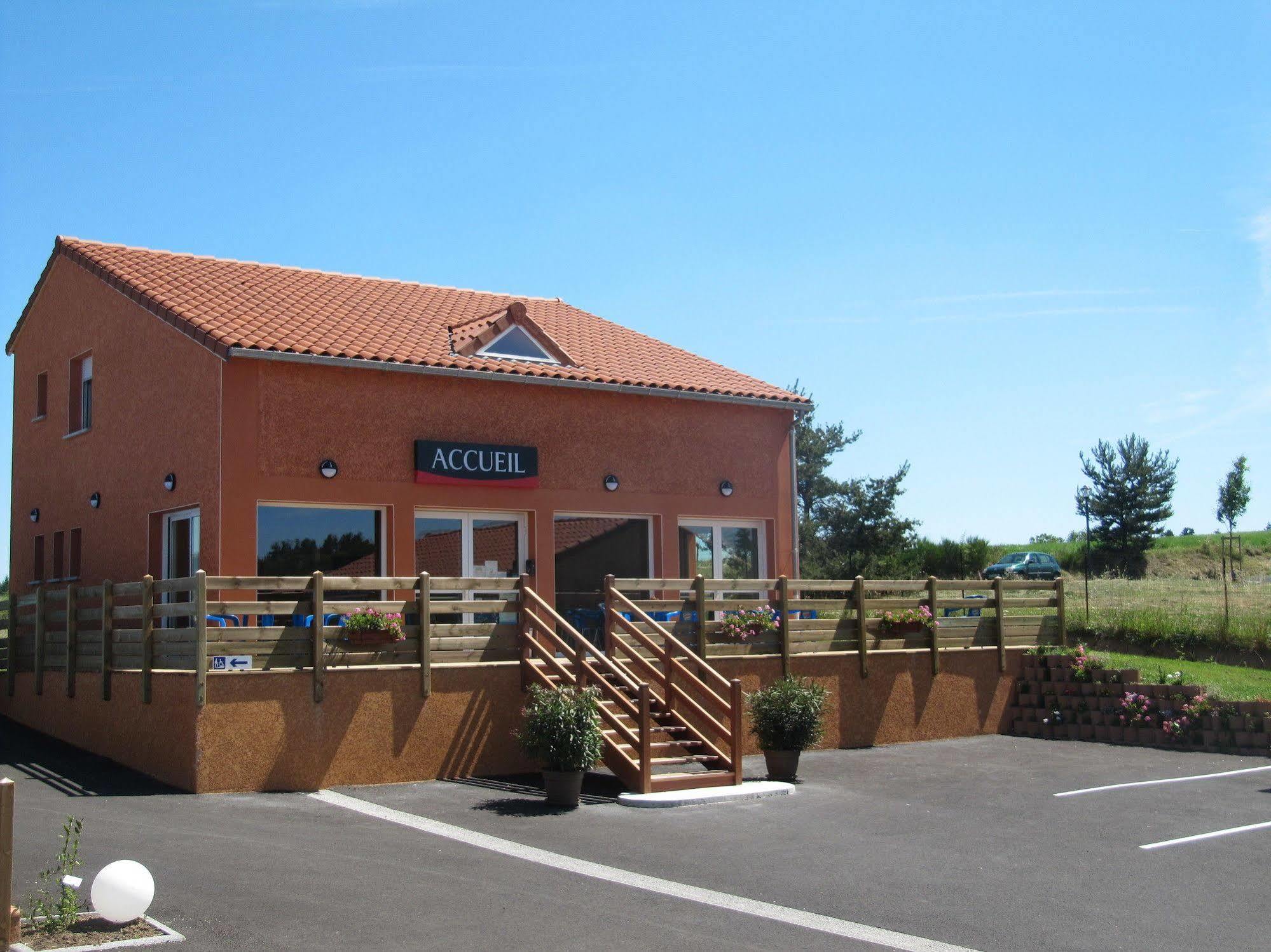 Hôtel Cantal Cottages Saint-Georges  Esterno foto